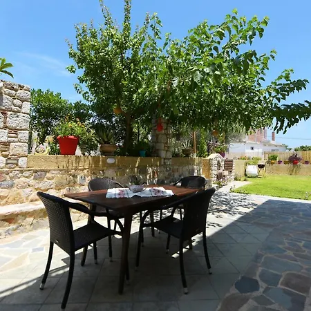 Athina's In Olive Grove Apartament
