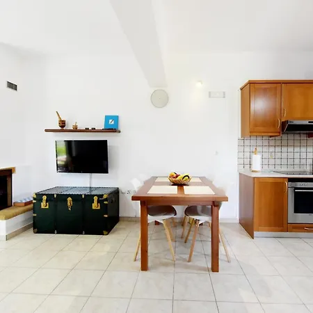 Athina's In Olive Grove Apartament *