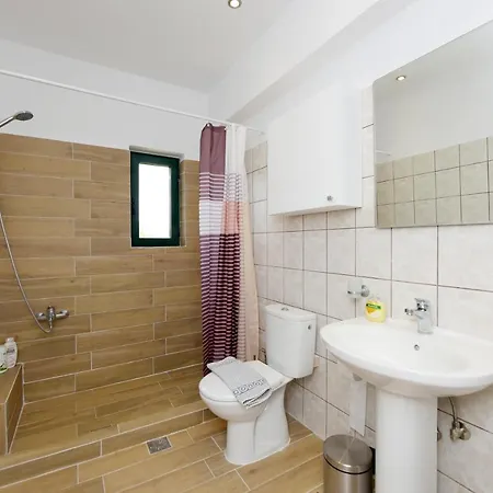 Athina's In Olive Grove Apartman