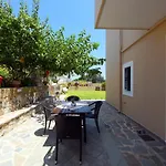 Athina's In Olive Grove فاليراكي
