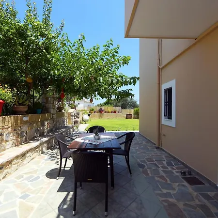 Athina's In Olive Grove فاليراكي