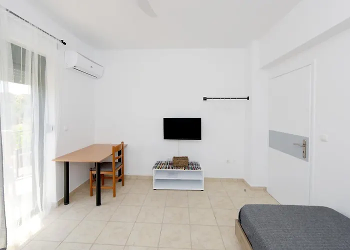 Athina's In Olive Grove Faliraki