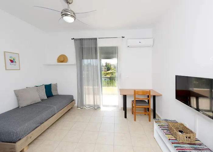 Athina's In Olive Grove Apartamento
