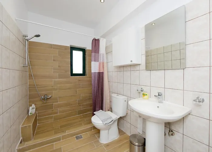 Athina's In Olive Grove Apartamento